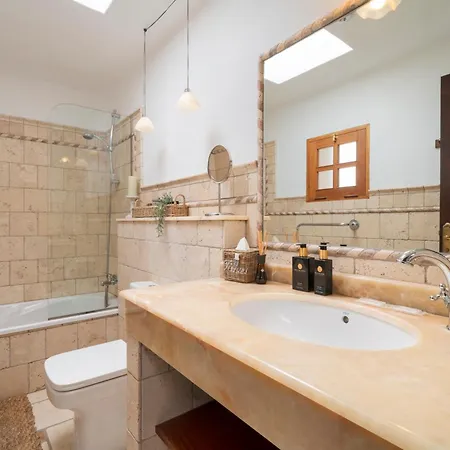 Lanzahost Luxury Paraiso Villa *